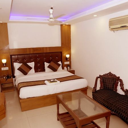 Hotel Vishal Új-Delhi Kültér fotó