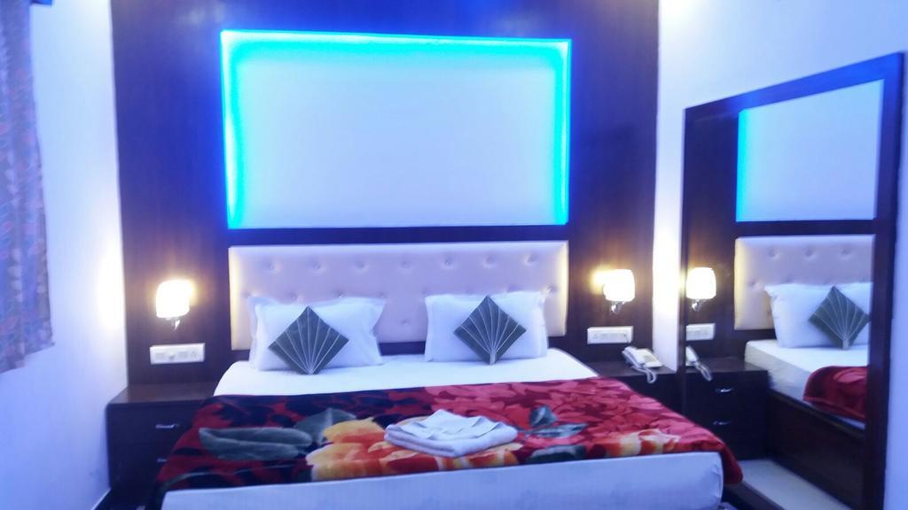 Hotel Vishal Új-Delhi Kültér fotó