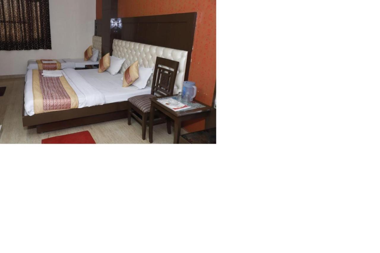 Hotel Vishal Új-Delhi Kültér fotó