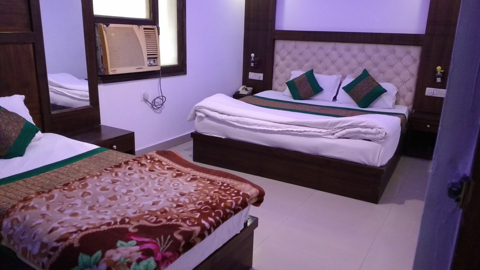Hotel Vishal Új-Delhi Kültér fotó