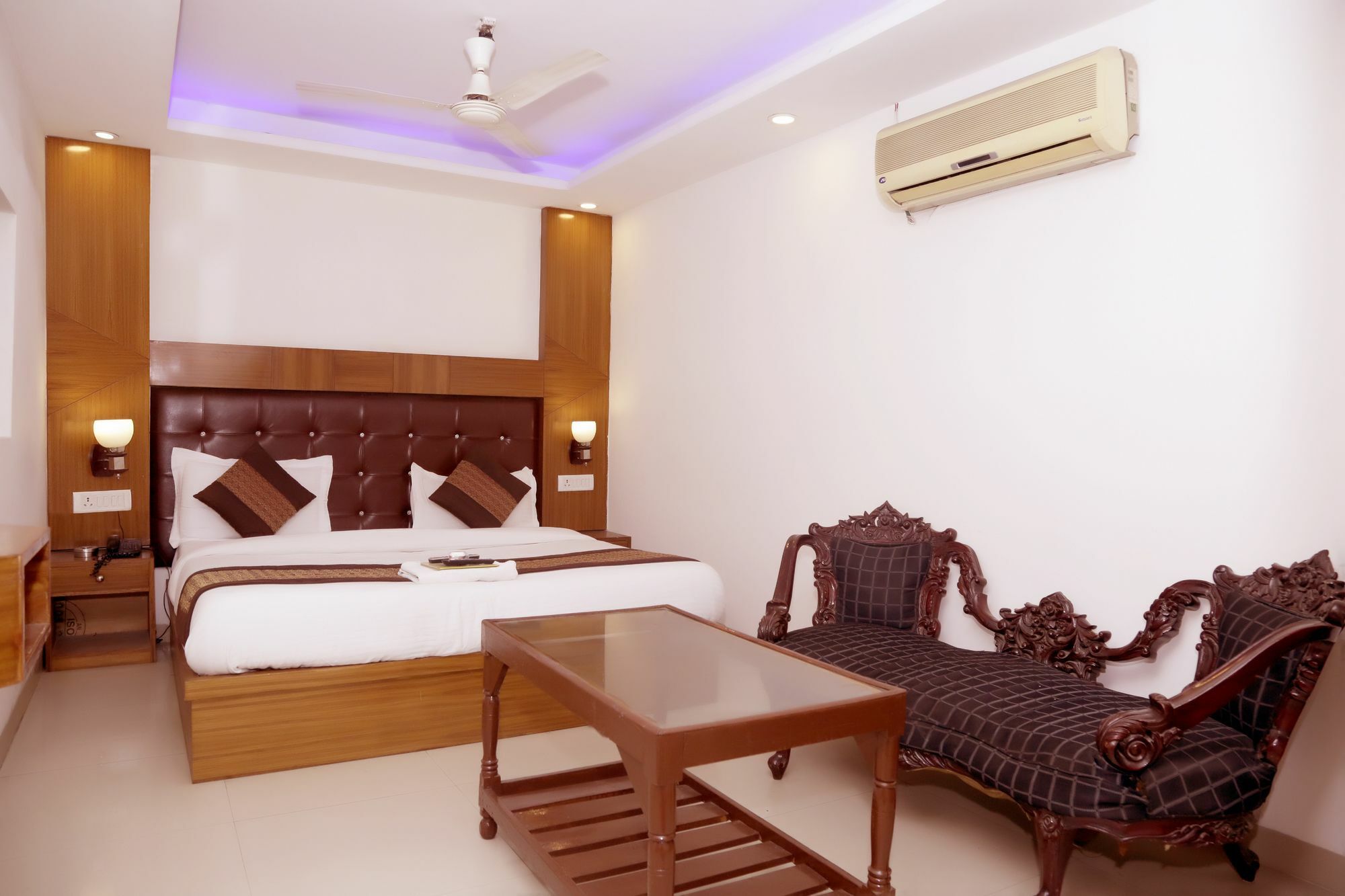 Hotel Vishal Új-Delhi Kültér fotó