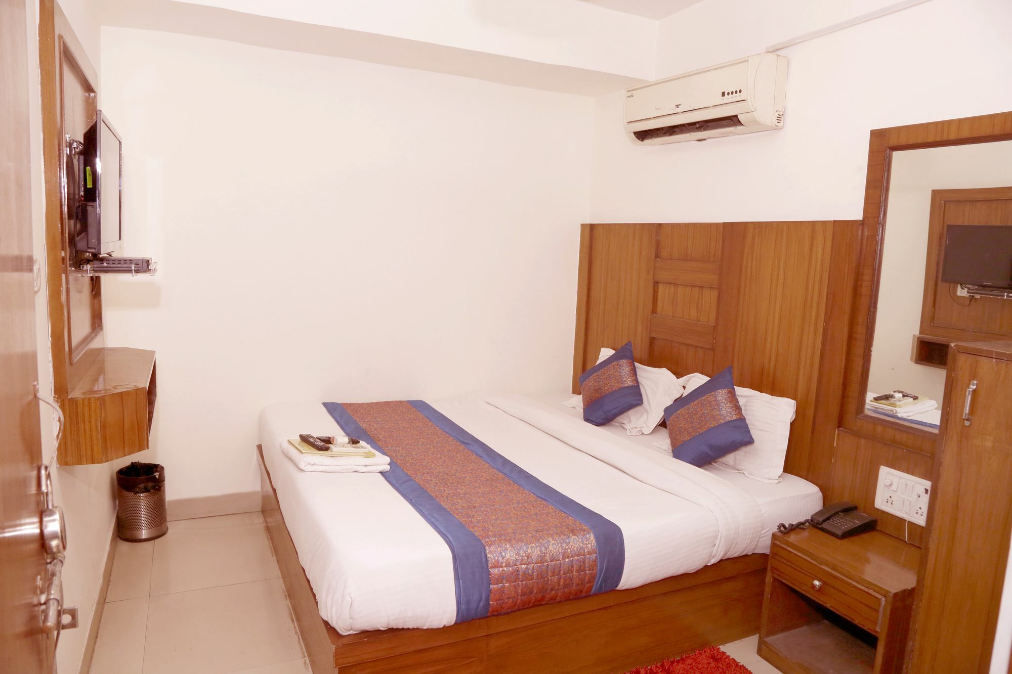 Hotel Vishal Új-Delhi Kültér fotó
