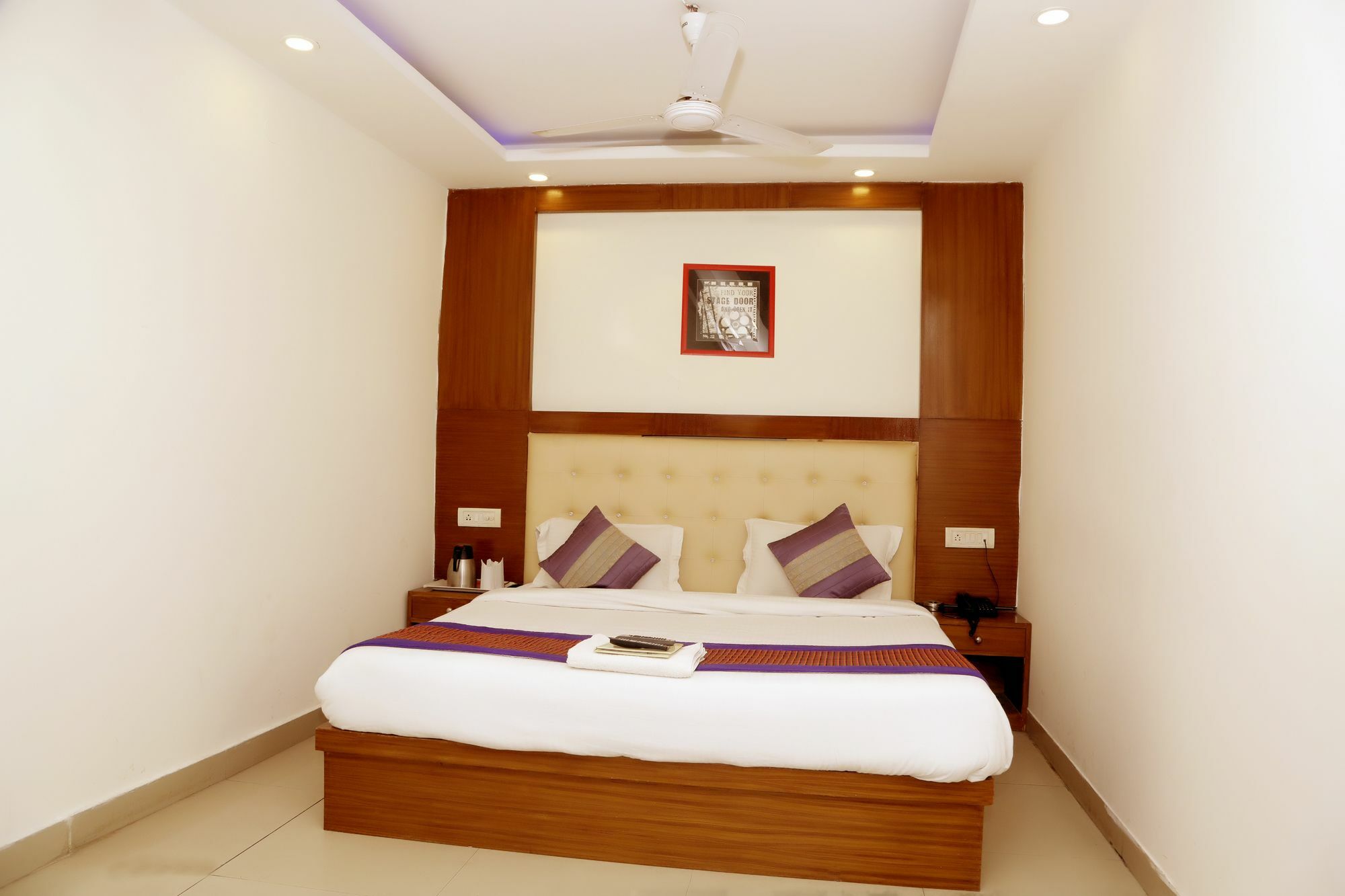 Hotel Vishal Új-Delhi Kültér fotó